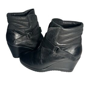 Eden Made In Bulgaria Black Leather Wedge Booties  Womens Sz 40
